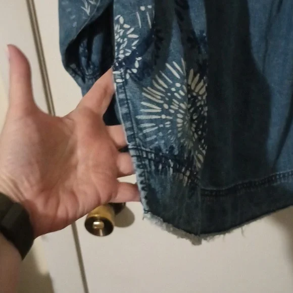 Free People We The Free Marrakesh Embroidered Denim Top Medium - Picture 6 of 12